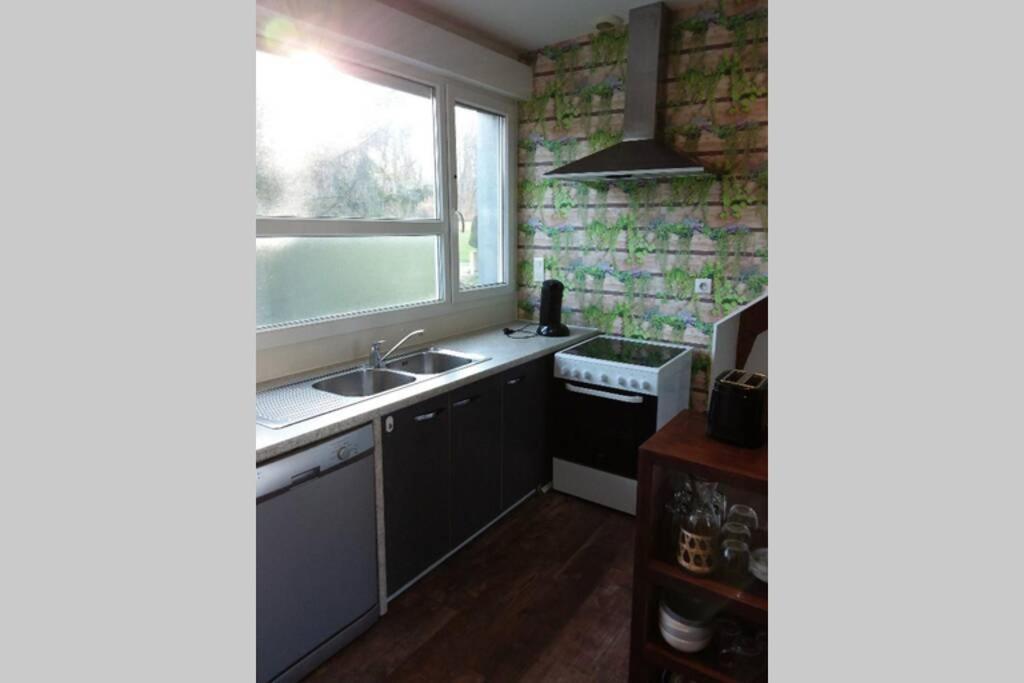 Appartement Lumineux, Calme Et Panoramique !! Pouligney-Lusans Екстериор снимка
