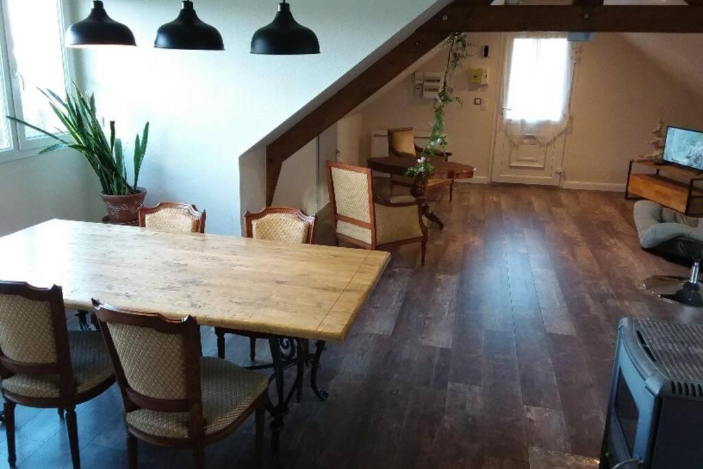 Appartement Lumineux, Calme Et Panoramique !! Pouligney-Lusans Екстериор снимка